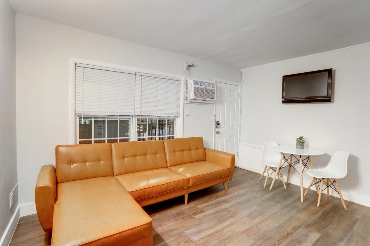 Brooklyn Club 3*