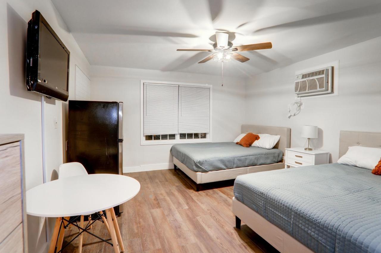 Brooklyn Club Motel 3*