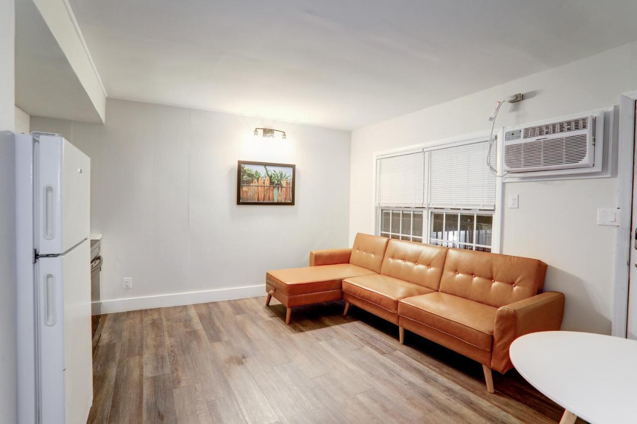 Brooklyn Club Motel 3*